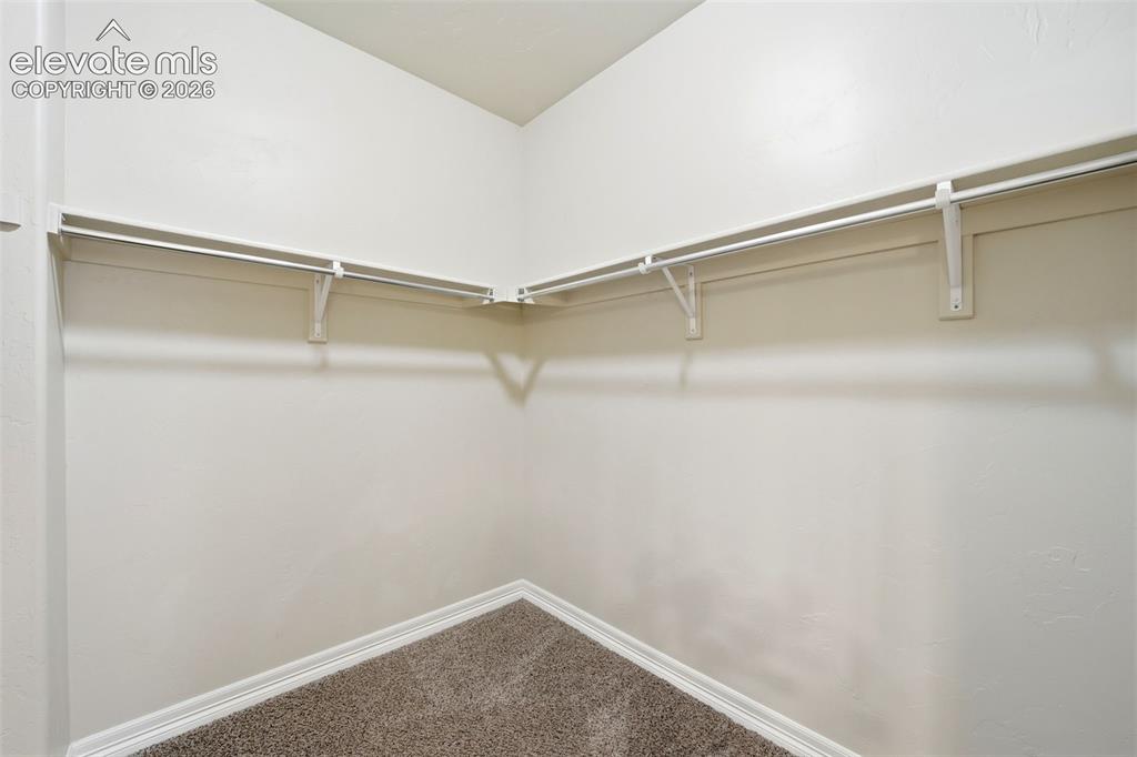 Image 20 of 50: Walk-in closet!