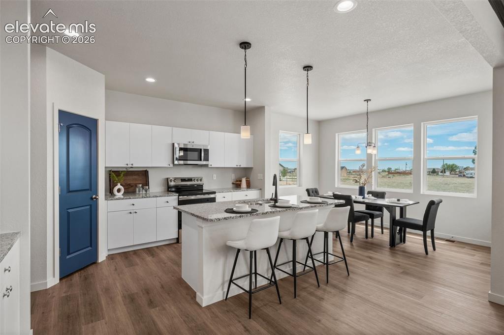 Image 10 of 42: Kitchen