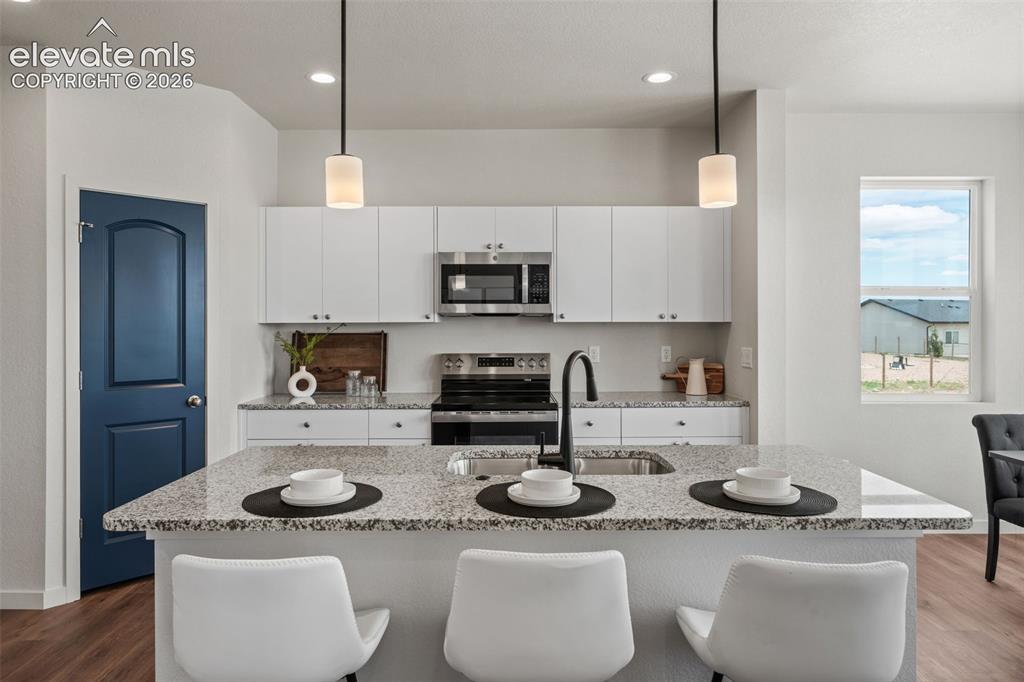 Image 11 of 42: Kitchen