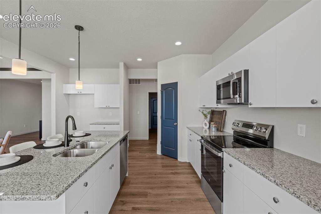 Image 13 of 42: Kitchen