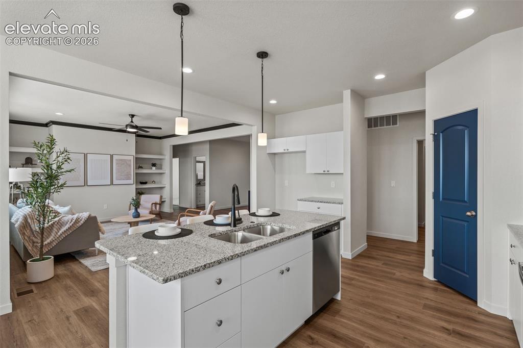 Image 14 of 42: Kitchen