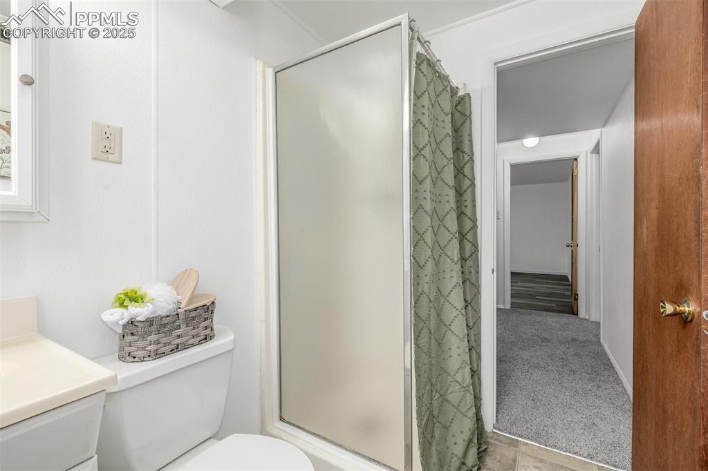 Image 18 of 36: 3/4 bathroom shower stall