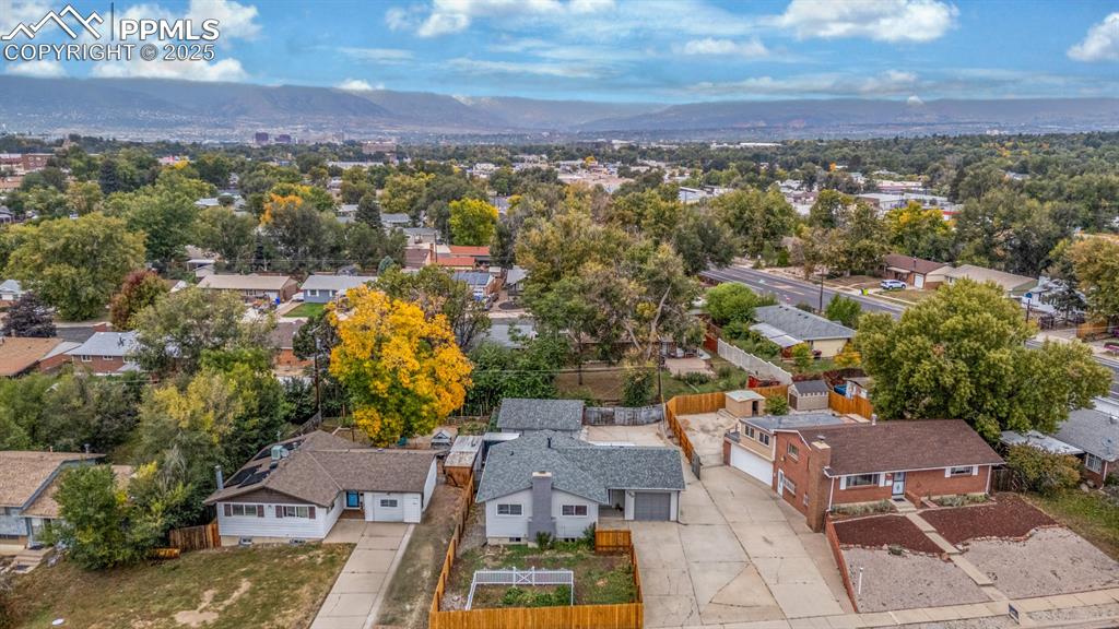 Image 32 of 36: Situated near schools, shopping and all the major roads