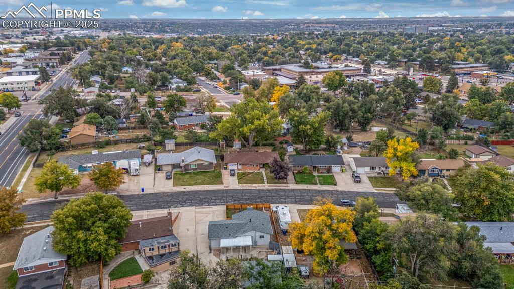 Image 33 of 36: Situated near schools, shopping and all the major roads