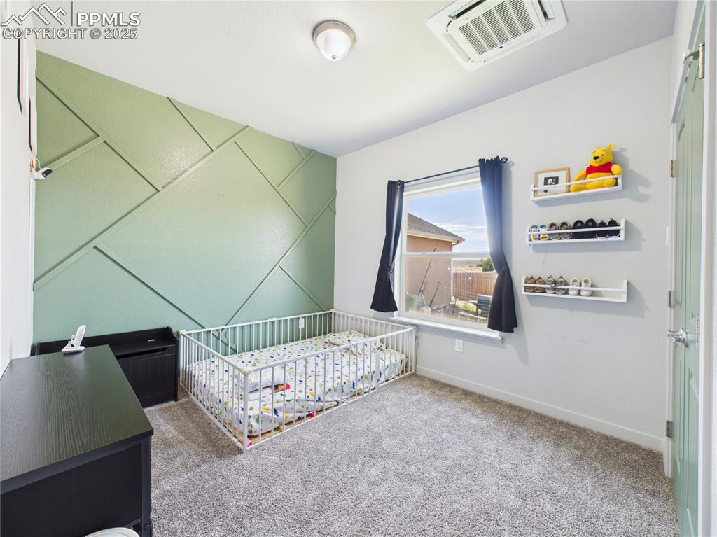 Image 18 of 40: Bedroom