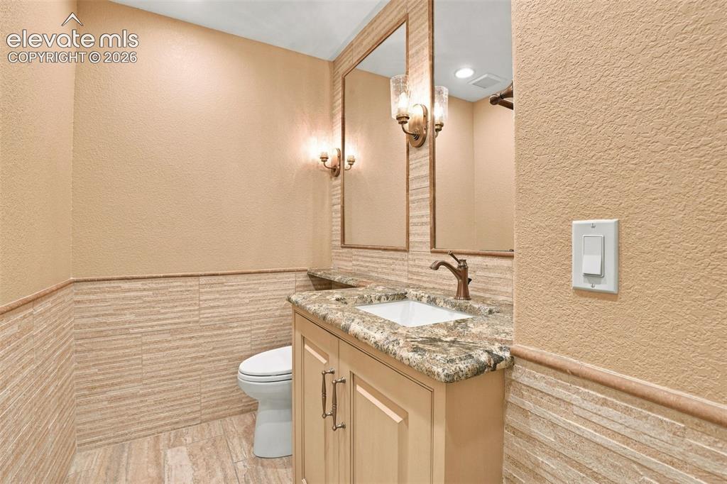 Image 39 of 50: Bathroom