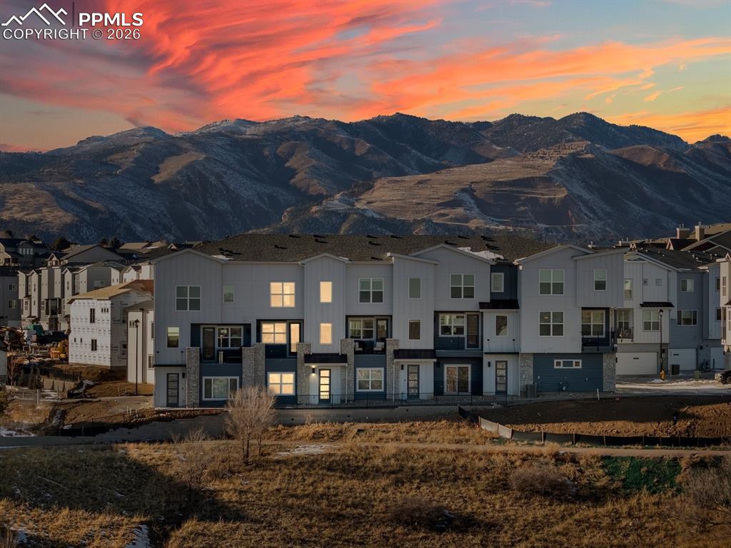 Image 29 of 31: View