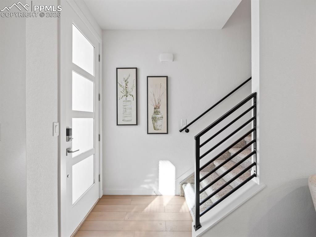 Image 4 of 31: Entry