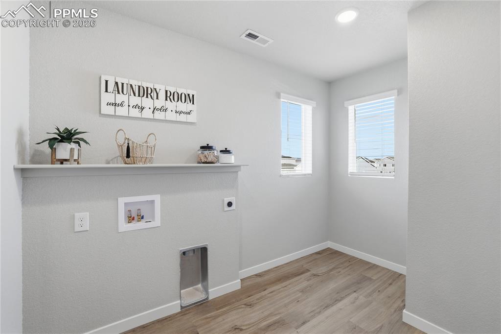 Image 9 of 18: Laundry