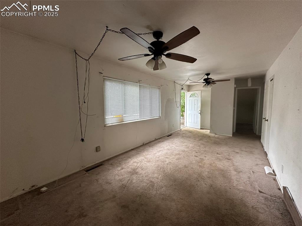 Image 2 of 11: Living Room