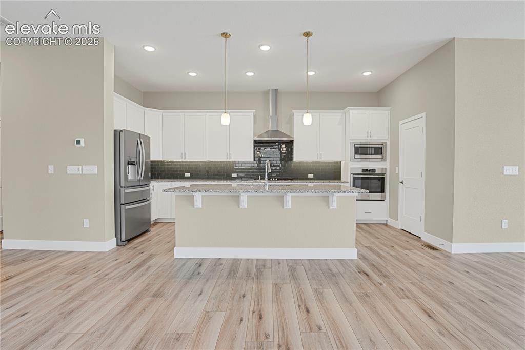 Image 11 of 50: Kitchen