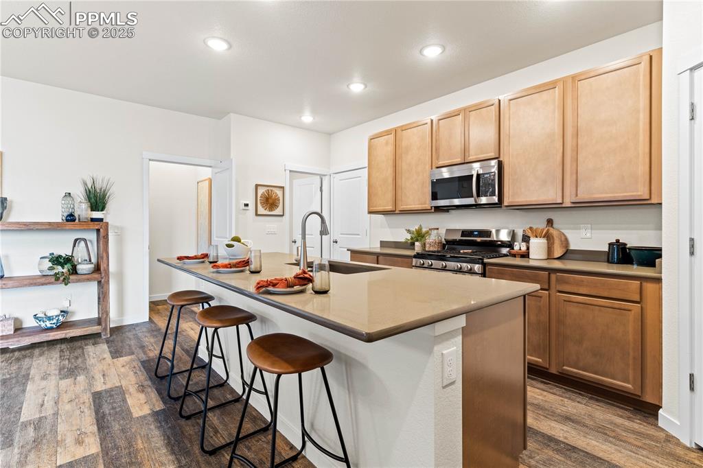 Image 10 of 33: Kitchen