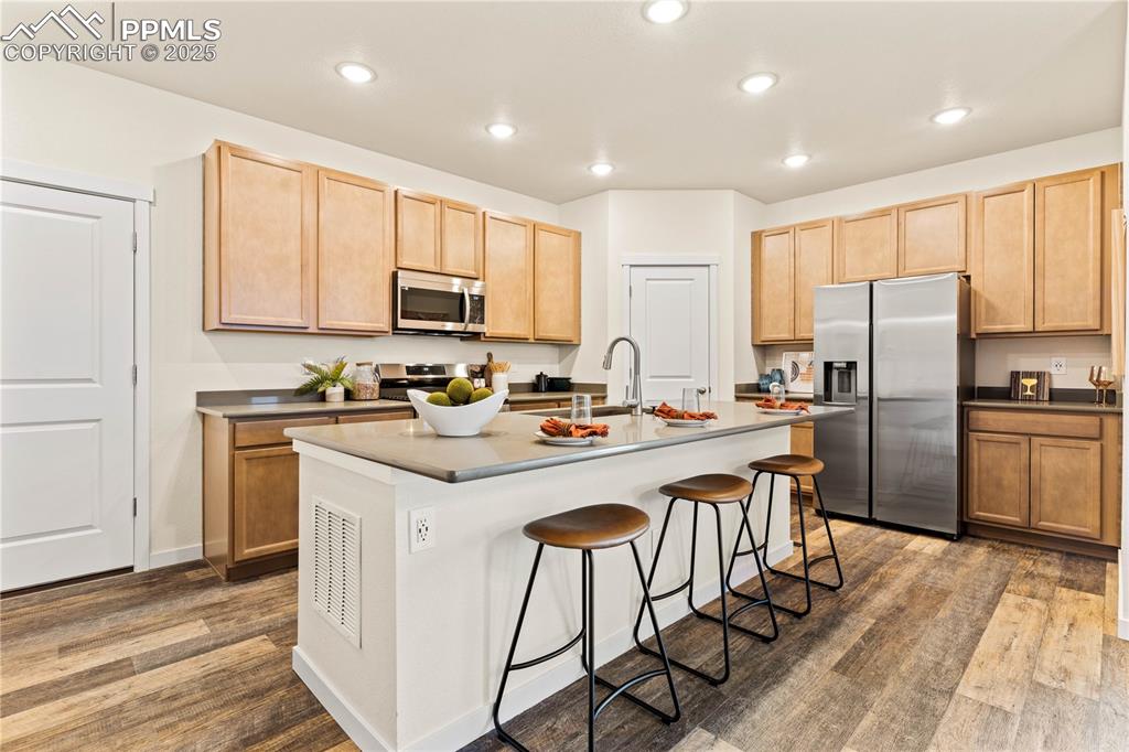 Image 11 of 33: Kitchen