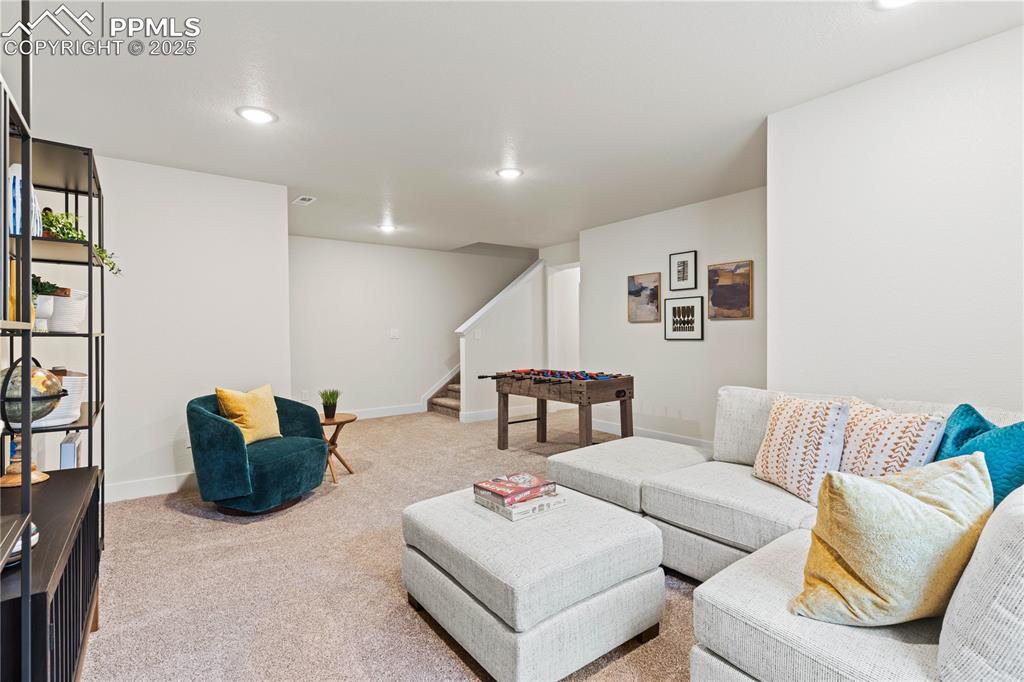 Image 16 of 33: Living Room