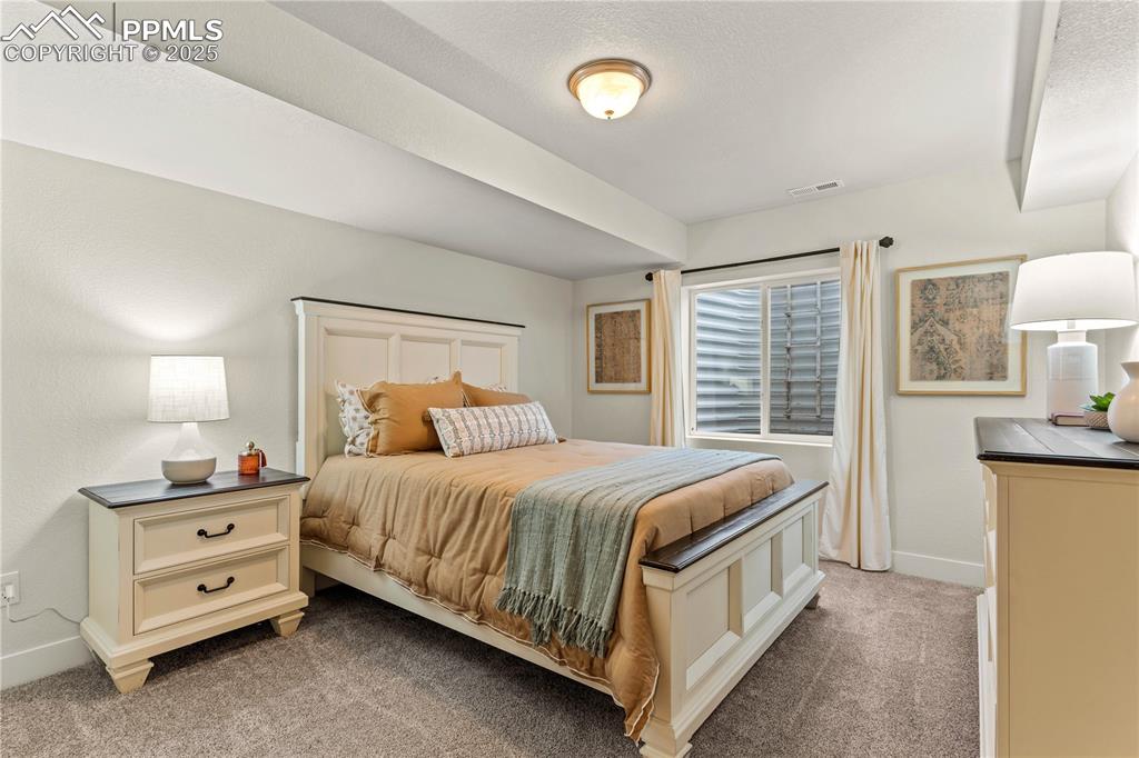 Image 18 of 33: Bedroom