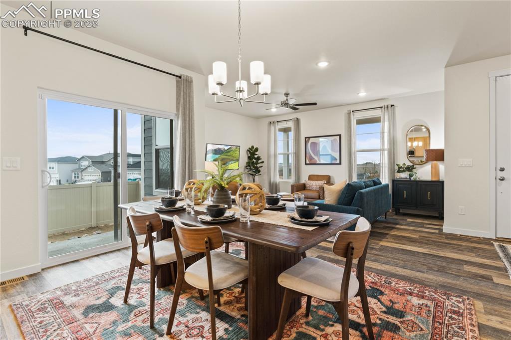 Image 9 of 33: Dining Area