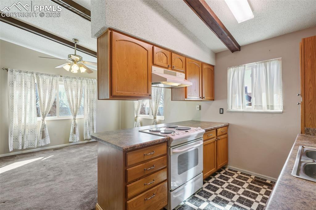 Image 11 of 37: Kitchen