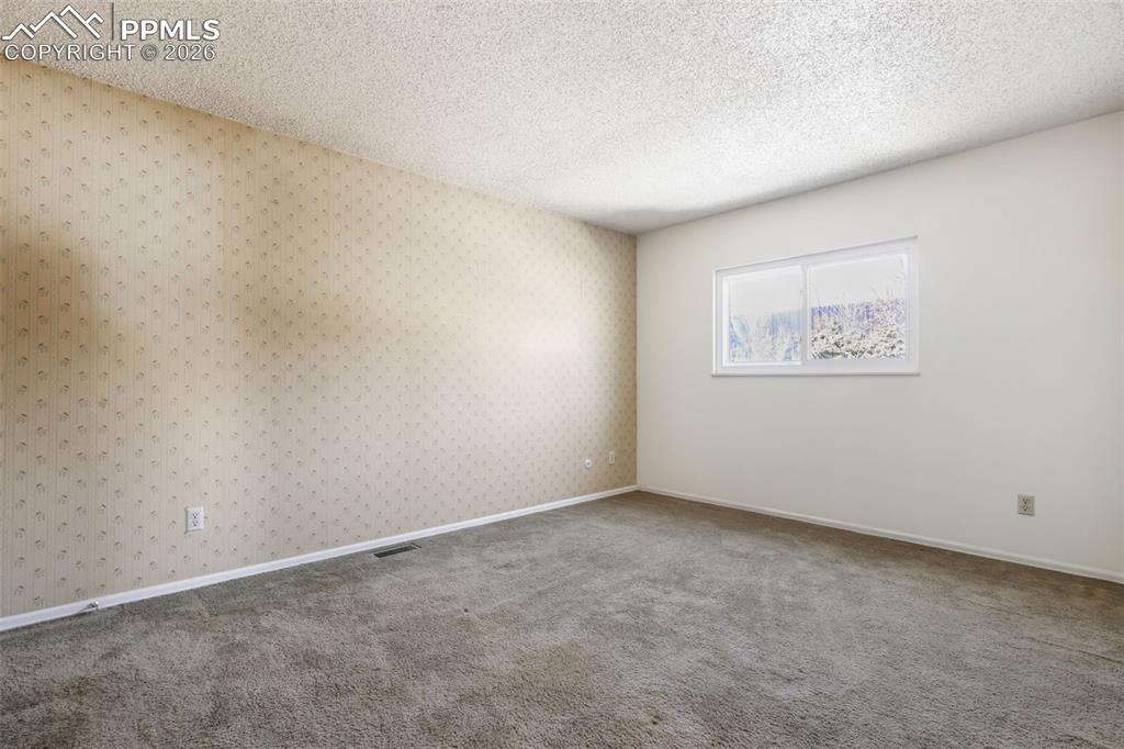 Image 14 of 37: Master Bedroom