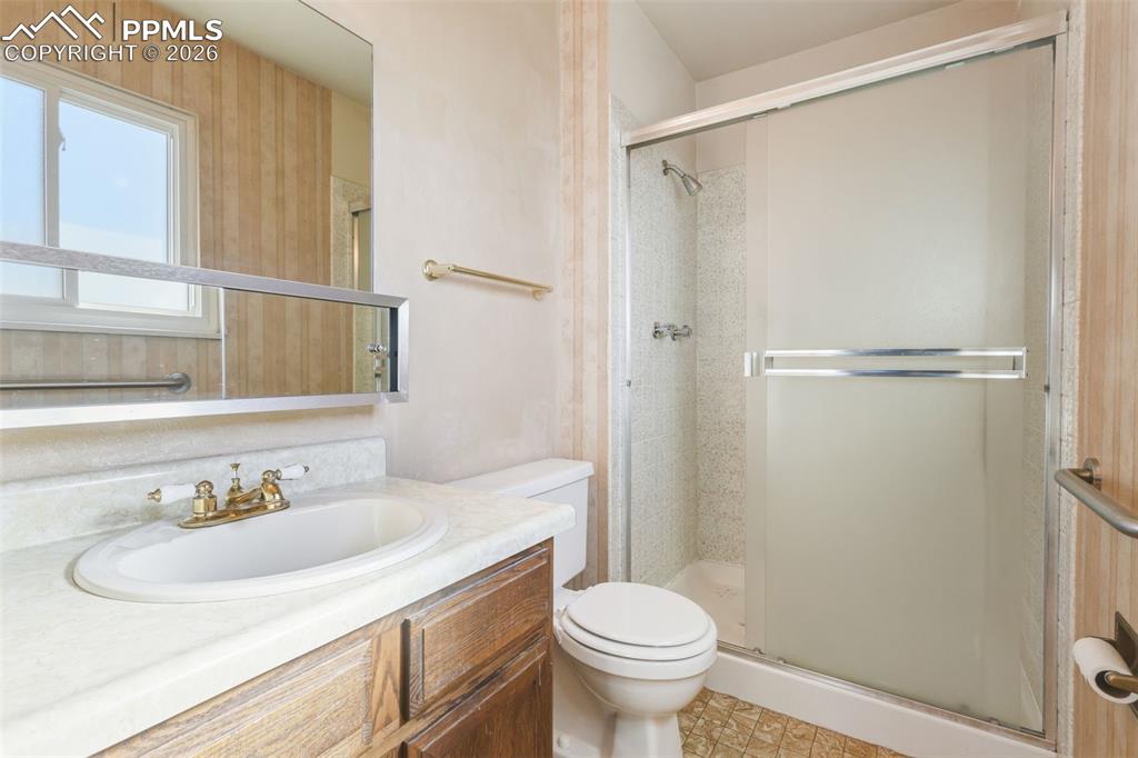 Image 15 of 37: Master Bathroom