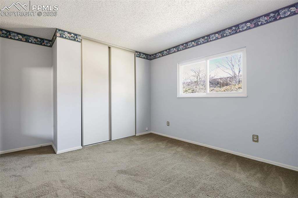 Image 17 of 37: Bedroom