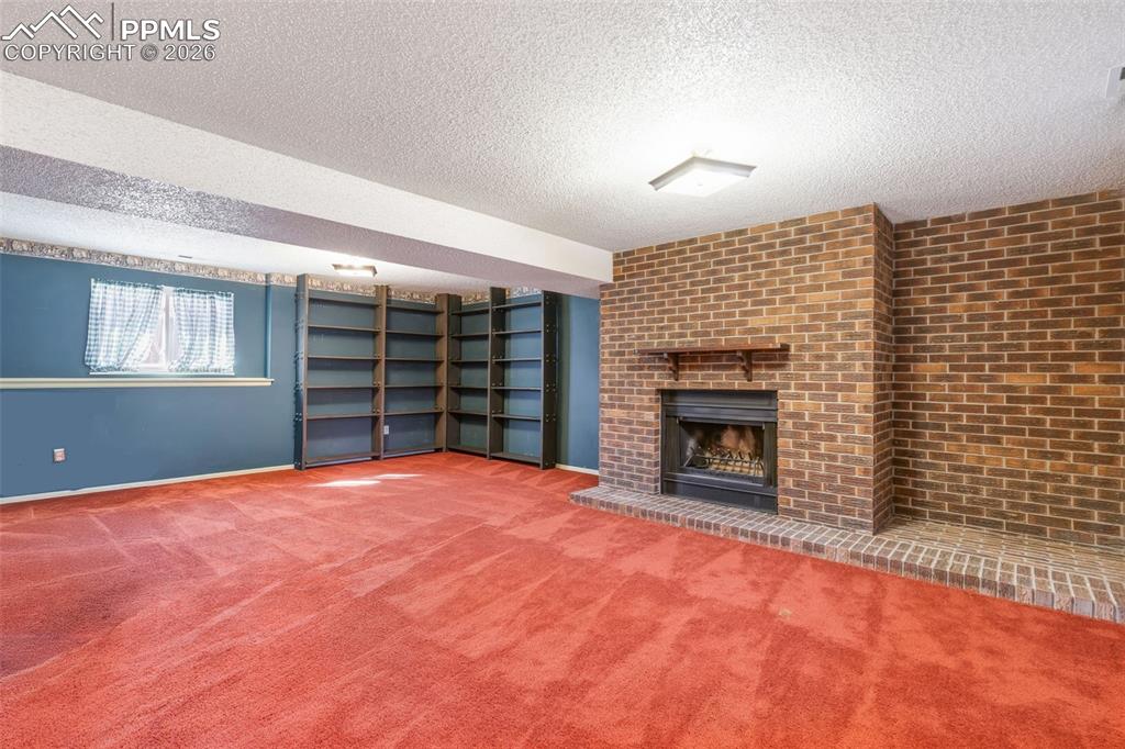 Image 24 of 37: Living Room