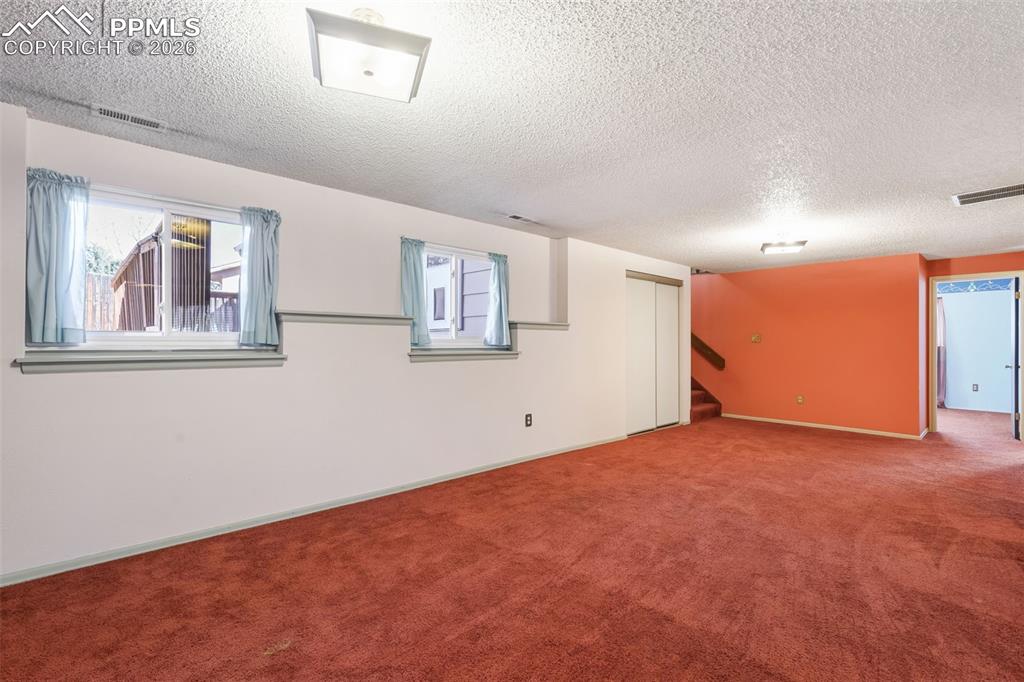 Image 25 of 37: Family Room