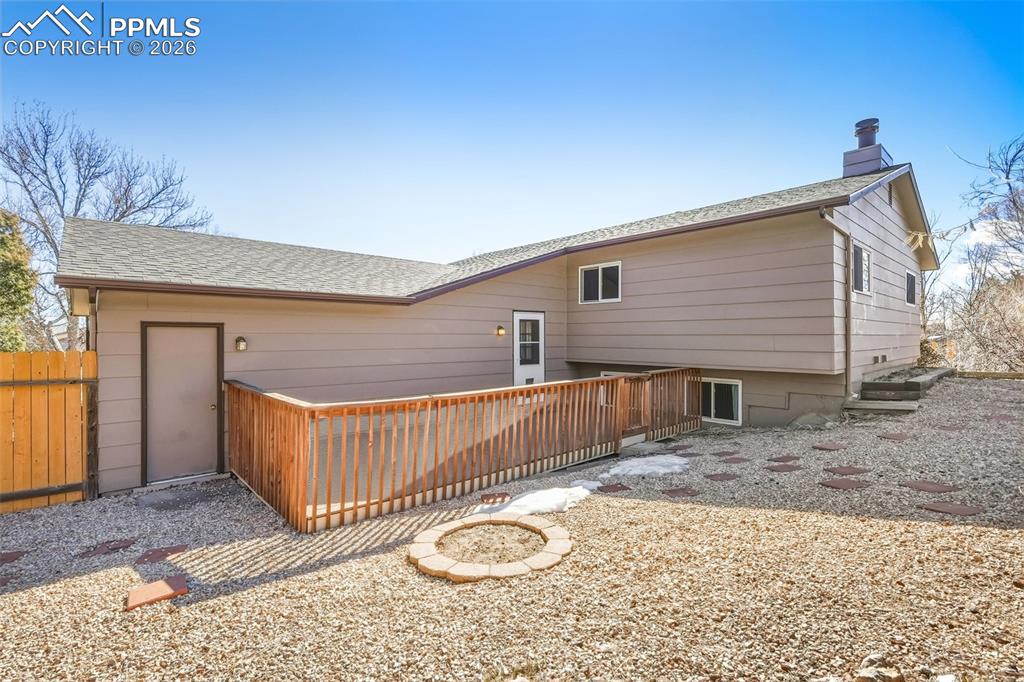 Image 32 of 37: Back of Structure