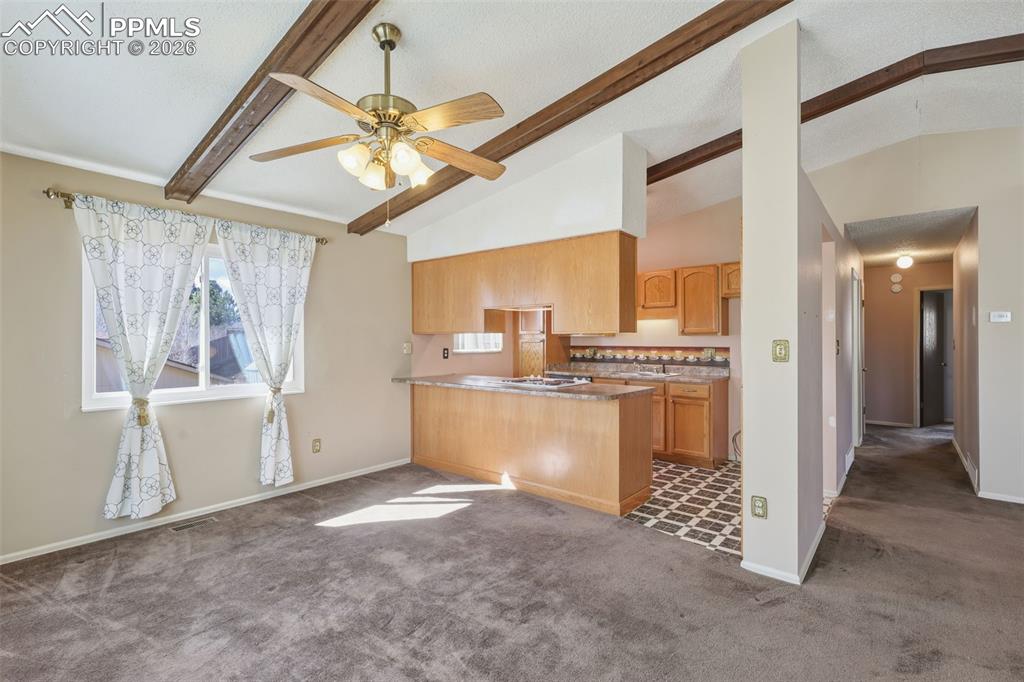 Image 9 of 37: Kitchen