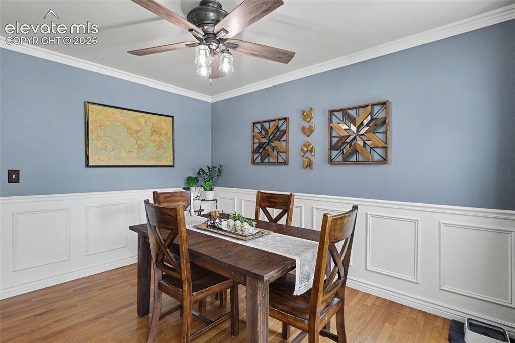 Image 10 of 38: Dining Area