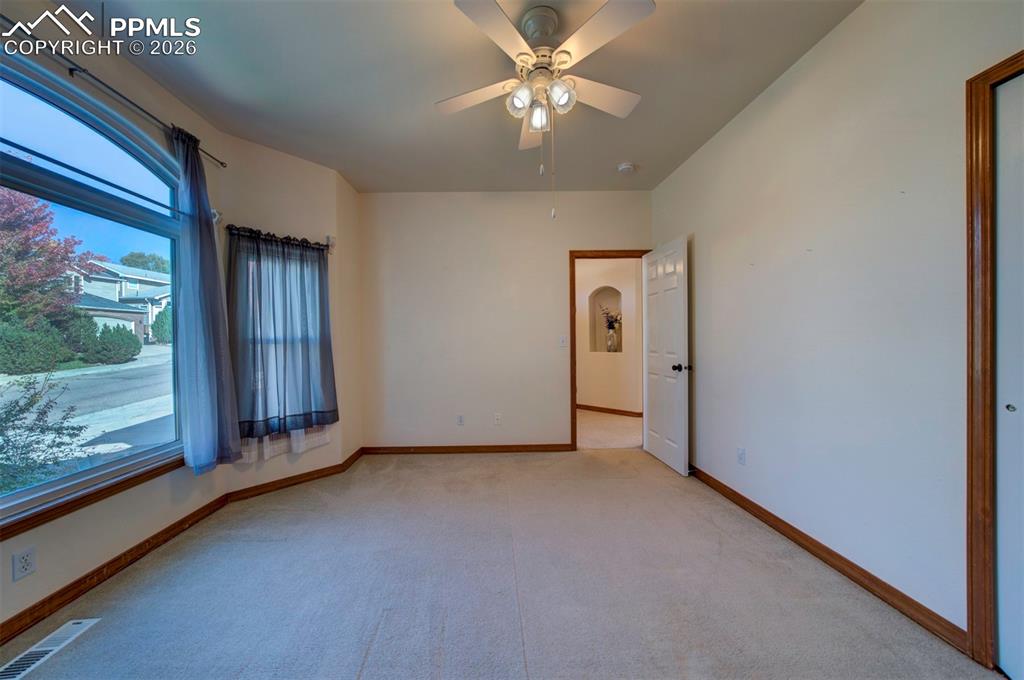 Image 16 of 39: front bedroom