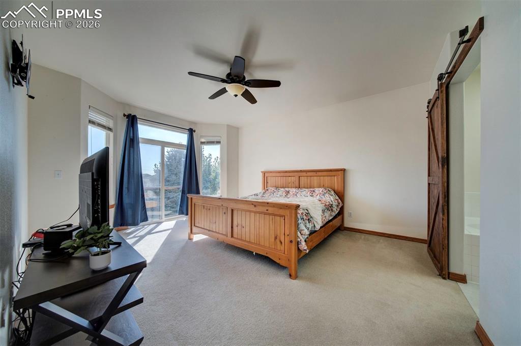 Image 18 of 39: Primary bedroom