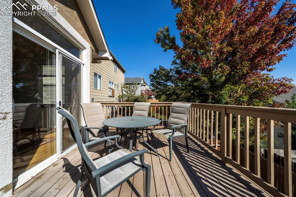 Image 33 of 39: Deck