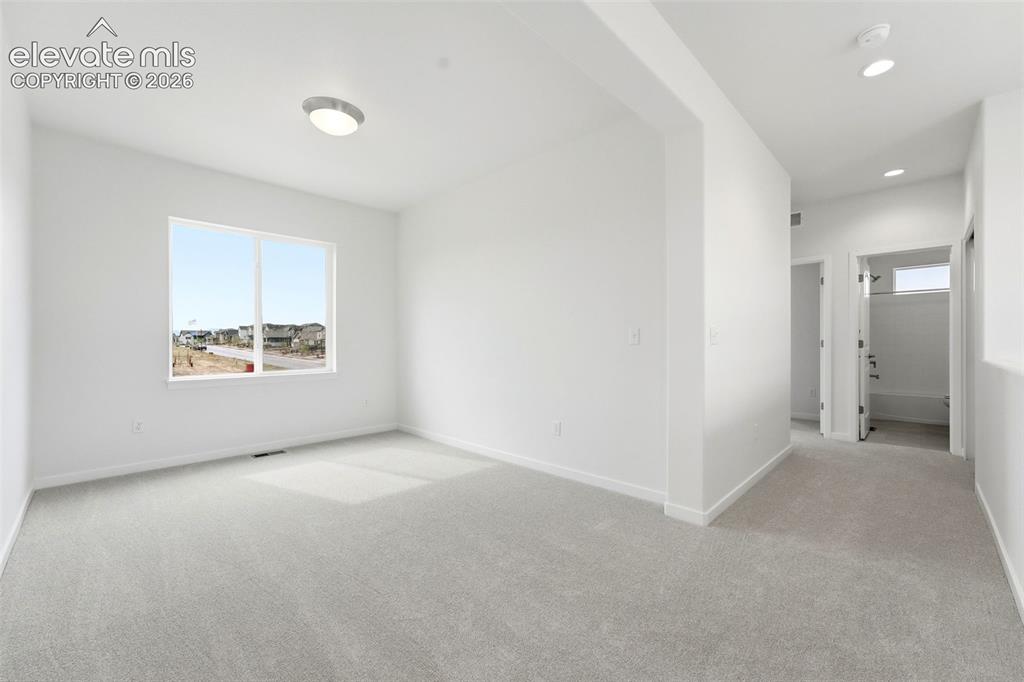 Image 11 of 29: Loft