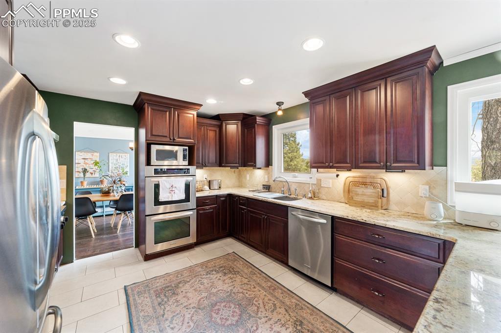 Image 10 of 42: Kitchen