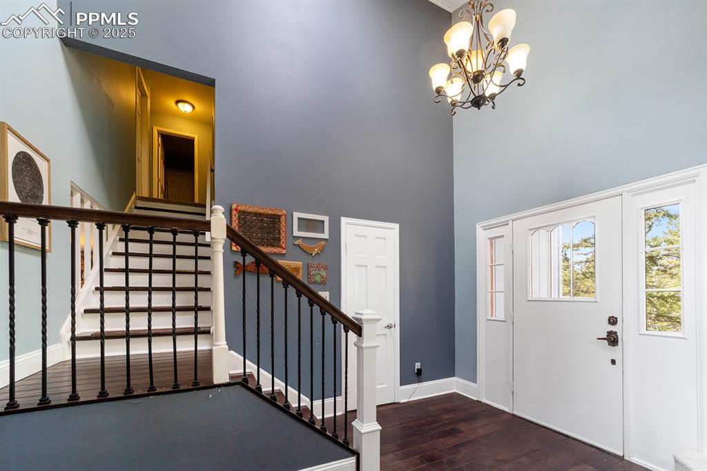 Image 19 of 42: Entry