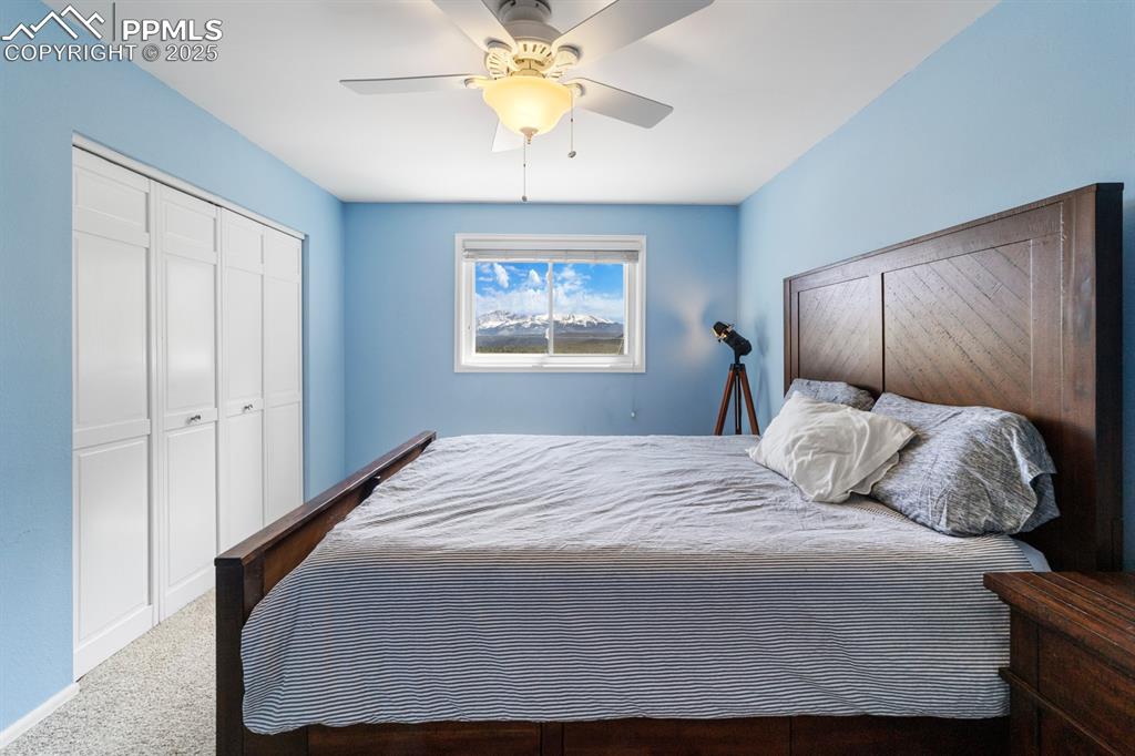 Image 26 of 42: Bedroom