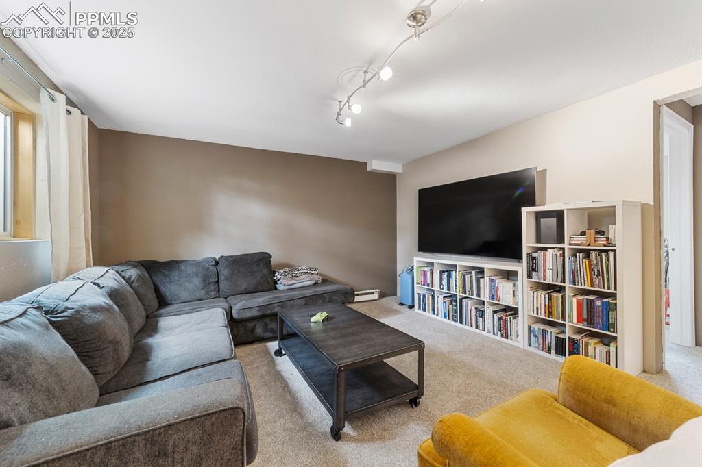 Image 32 of 42: Living Room