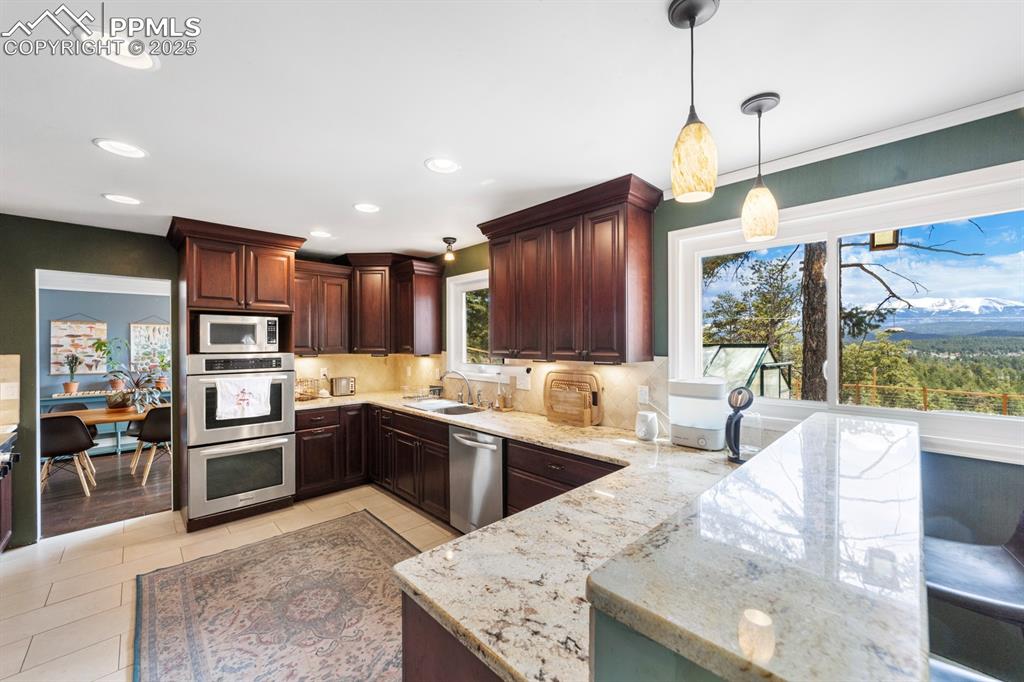 Image 9 of 42: Kitchen