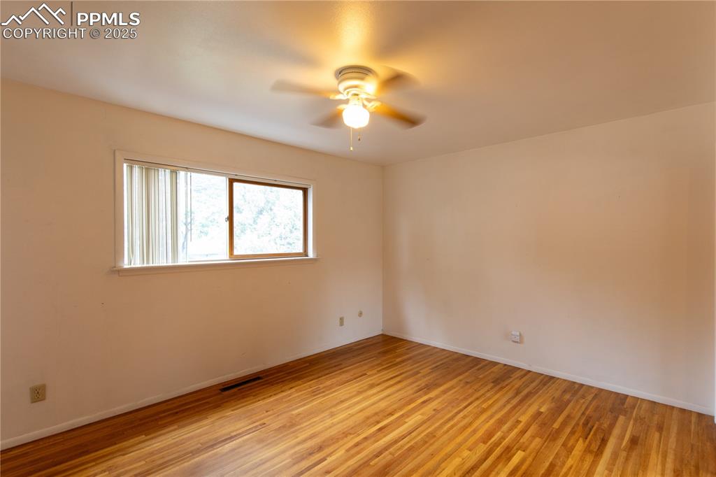 Image 11 of 32: Master Bedroom
