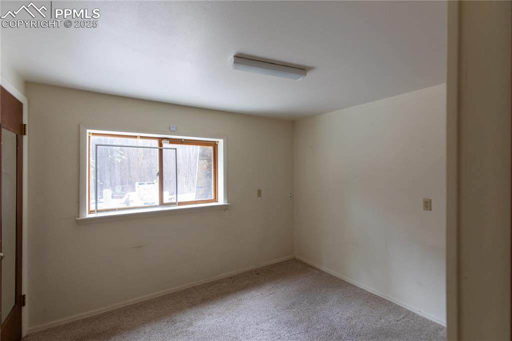 Image 18 of 32: Lower Level