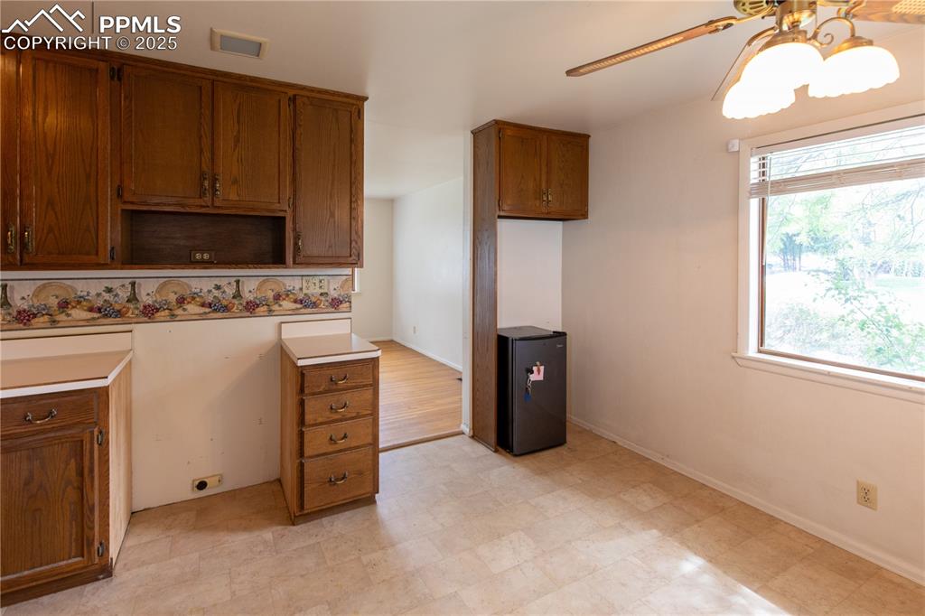 Image 8 of 32: Kitchen