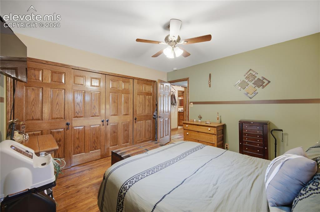 Image 11 of 28: Bedroom