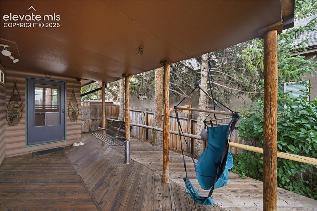 Image 19 of 28: Deck