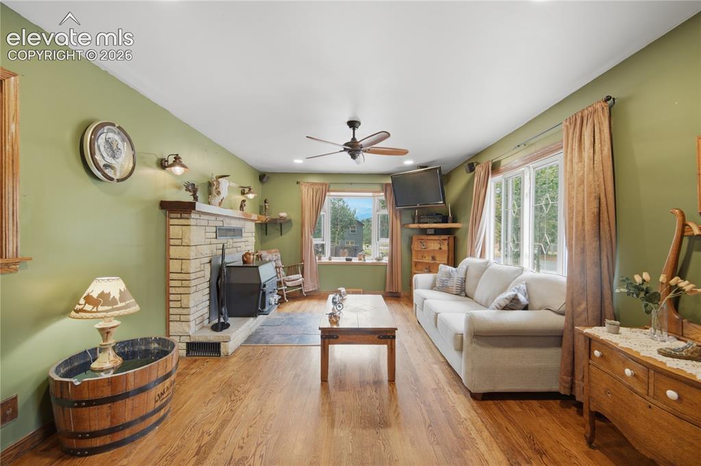Image 6 of 28: Living Room