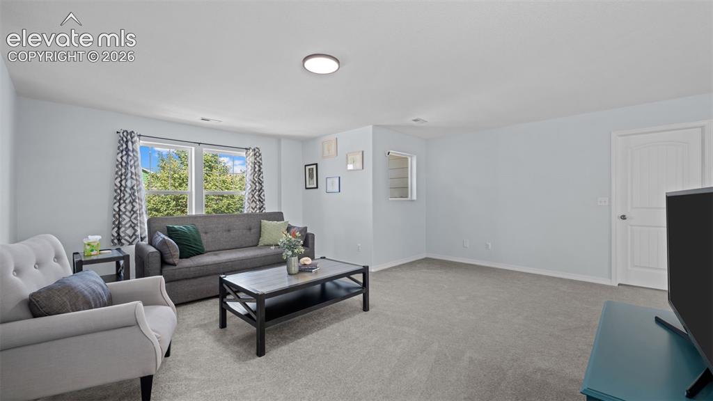 Image 19 of 40: Loft