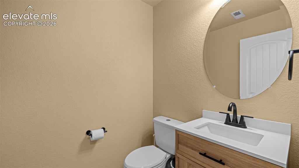 Image 4 of 40: Bathroom