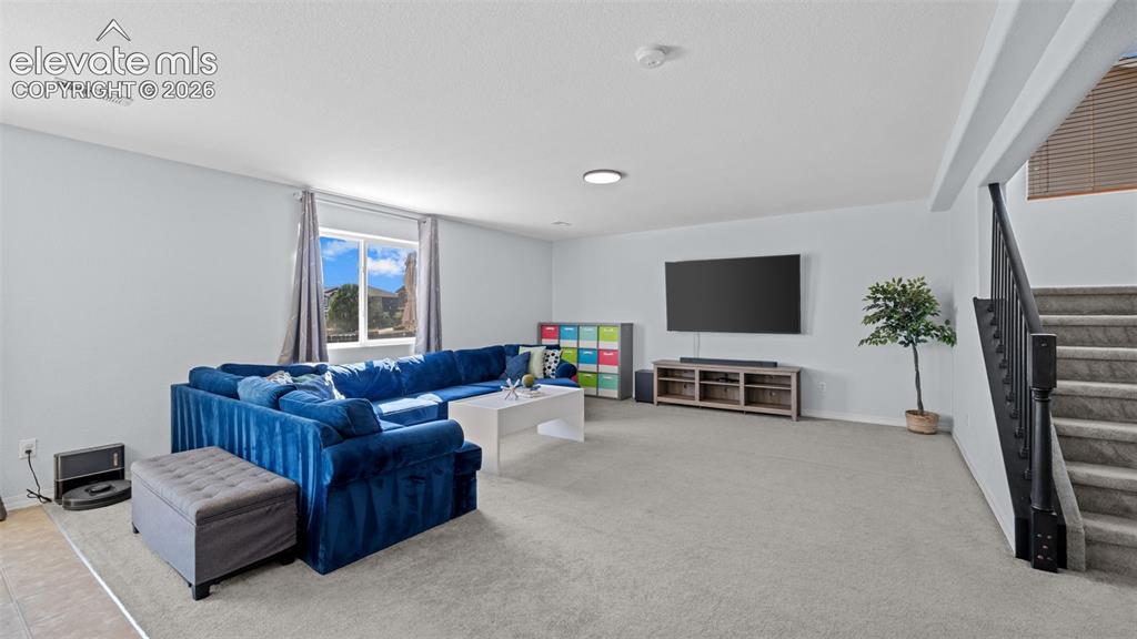Image 5 of 40: Living Room