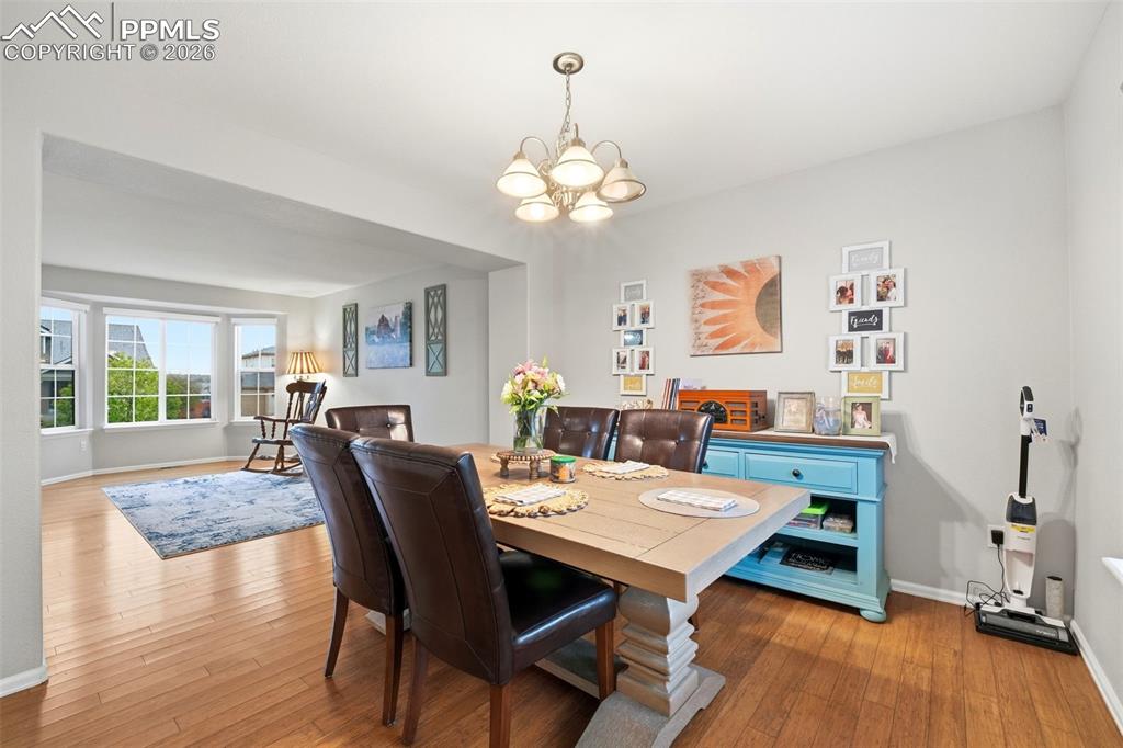 Image 14 of 49: Dining Area