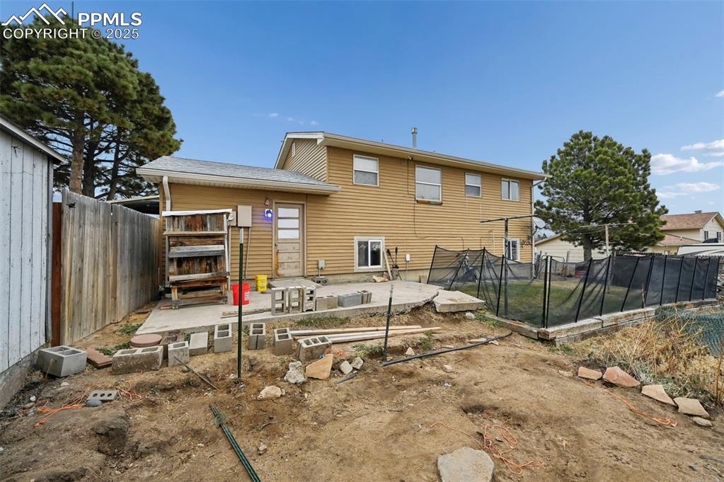 Image 25 of 27: Back of Structure