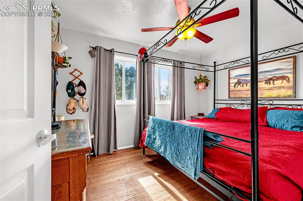 Image 12 of 49: Bedroom